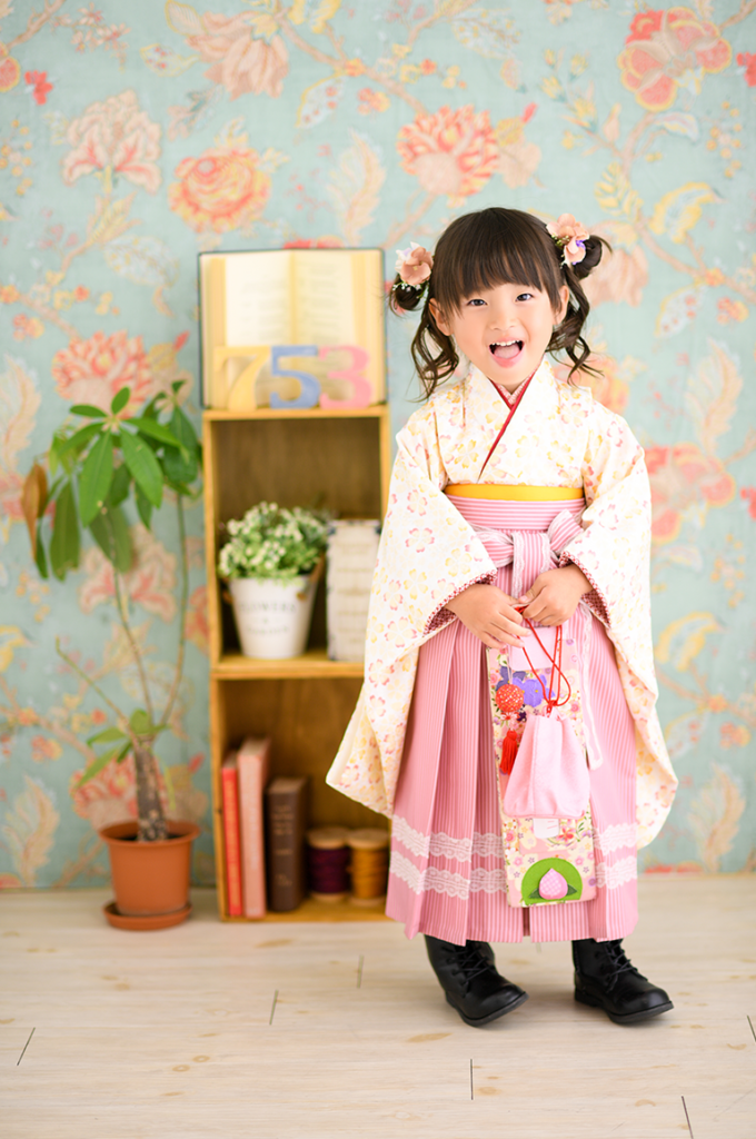 袴姿の3歳の写真